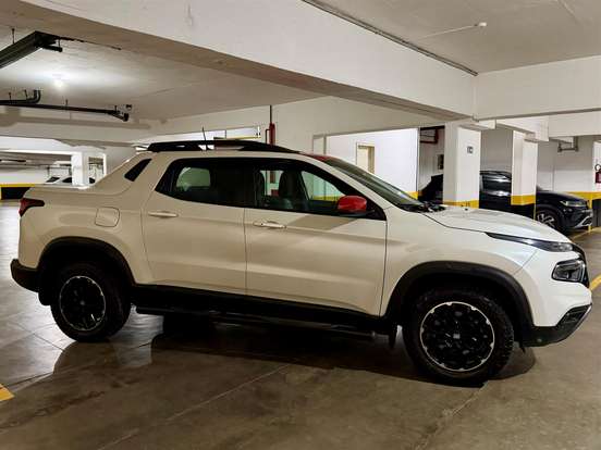 FIAT-TORO-2.0 16V TURBO DIESEL ULTRA 4WD AT9 FIAT-TORO-2024