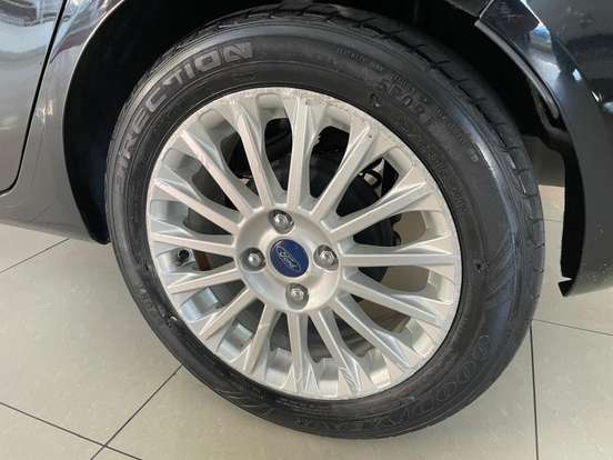 FORD-FIESTA-1.0 ECOBOOST TITANIUM PLUS HATCH 12V GASOLINA 4P POWERSHIFT FORD-FIESTA-2016