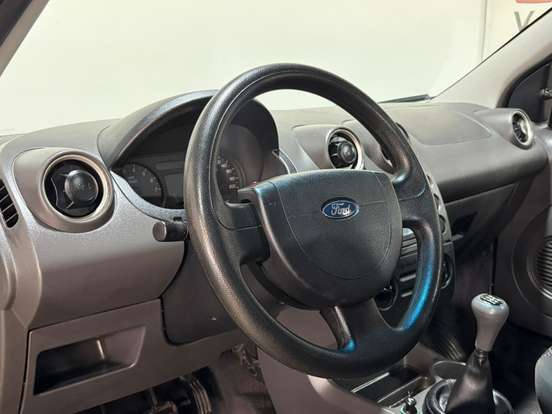 FORD-FIESTA-2006