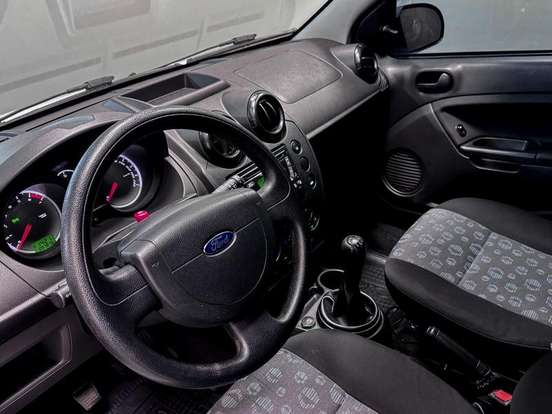 FORD-FIESTA-2012