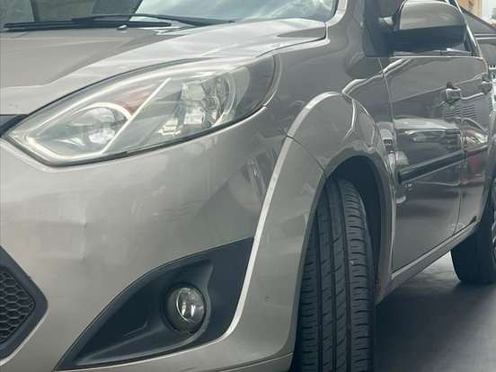 FORD-FIESTA-1.6 ROCAM SE SEDAN 8V FLEX 4P MANUAL FORD-FIESTA-2013