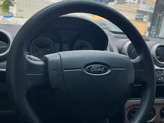 FORD-FIESTA-1.6 ROCAM SE SEDAN 8V FLEX 4P MANUAL FORD-FIESTA-2013