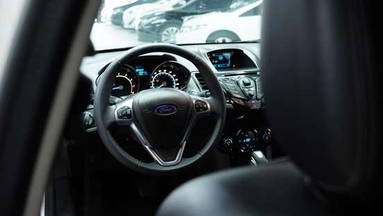 FORD-FIESTA-2015