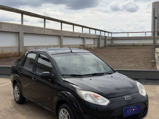 FORD-FIESTA-2014