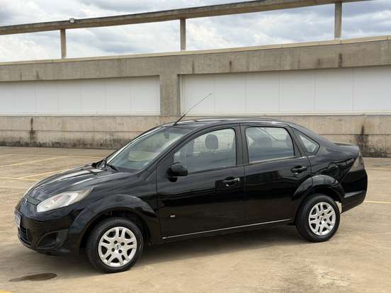 FORD-FIESTA-2014