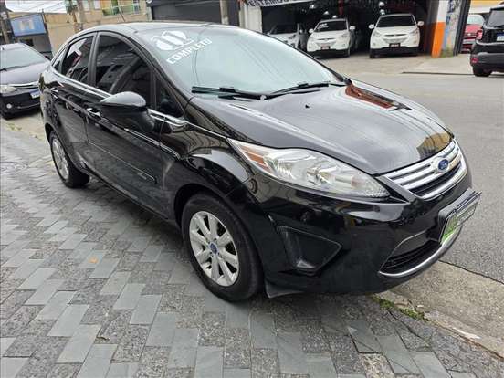 FORD-FIESTA-2010