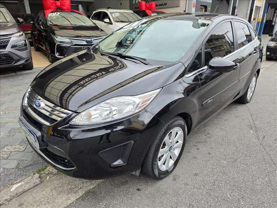 FORD-FIESTA-2010