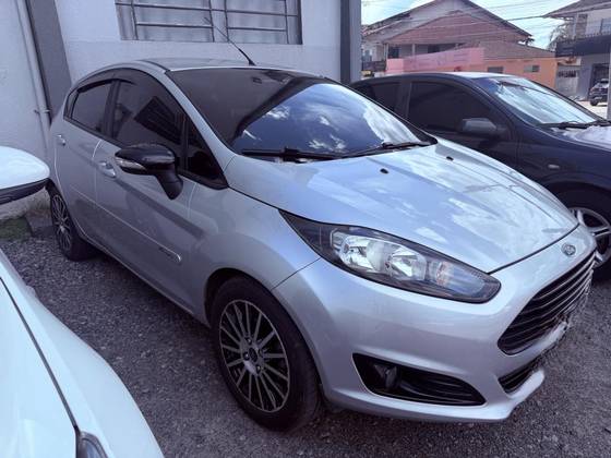 FORD FIESTA 1.6 SE STYLE HATCH 16V FLEX 4P MANUAL