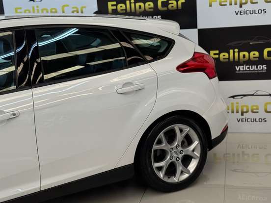FORD-FOCUS-1.6 SE PLUS 16V FLEX 4P MANUAL FORD-FOCUS-2016