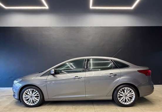 FORD-FOCUS-2017