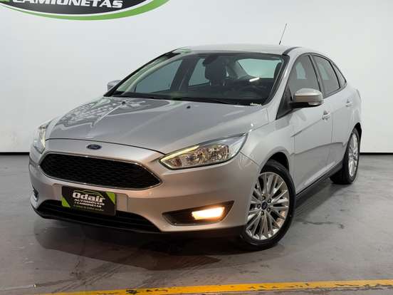 FORD-FOCUS-2017
