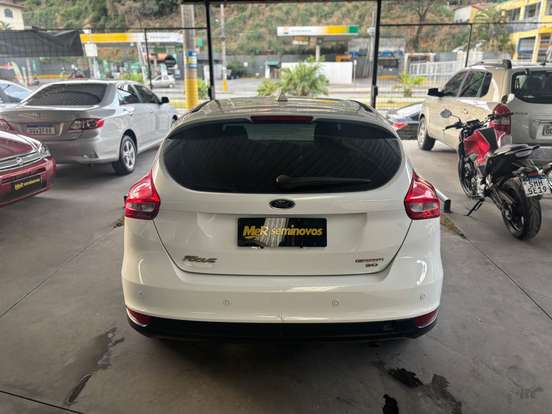 FORD-FOCUS-2.0 SE PLUS 16V FLEX 4P POWERSHIFT FORD-FOCUS-2015