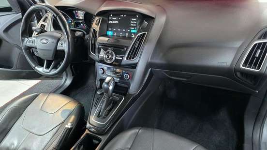 FORD-FOCUS-2017