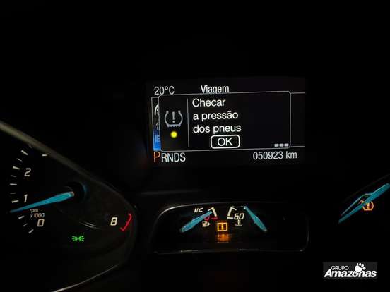 FORD-FOCUS-2015