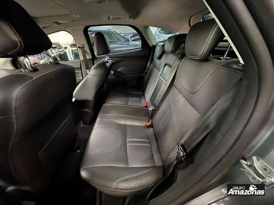 FORD-FOCUS-2015