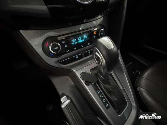 FORD-FOCUS-2015