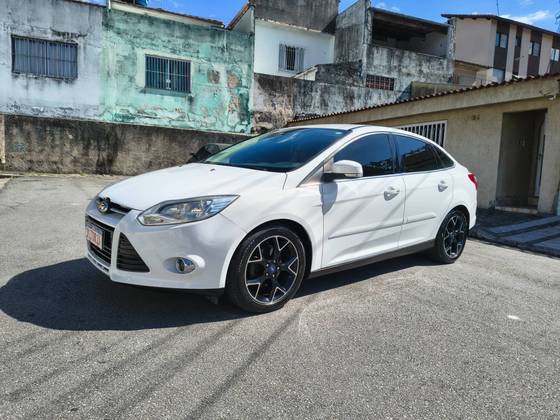 FORD FOCUS 2.0 TITANIUM SEDAN 16V FLEX 4P AUTOMÁTICO