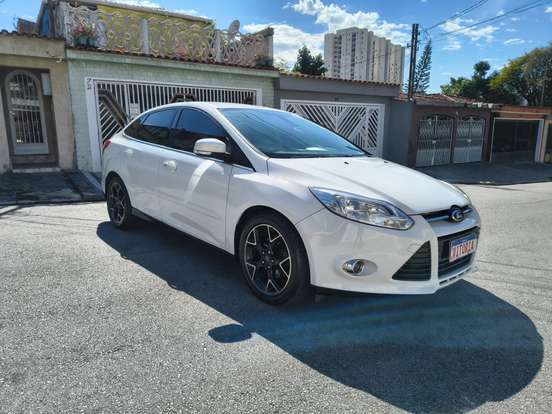 FORD-FOCUS-2.0 TITANIUM SEDAN 16V FLEX 4P AUTOMÁTICO FORD-FOCUS-2015