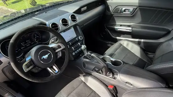 FORD-MUSTANG-2019
