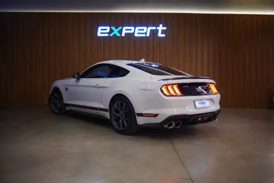 FORD-MUSTANG-2022