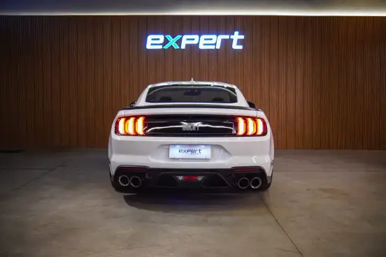 FORD-MUSTANG-2022