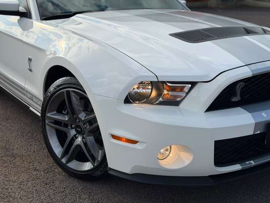 FORD-MUSTANG-2009
