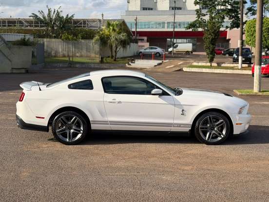 FORD-MUSTANG-2009