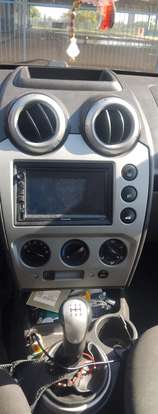 FORD-FIESTA-2010