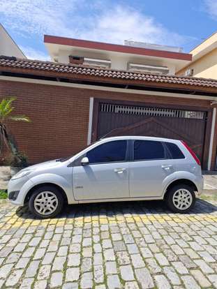 FORD-FIESTA-2010