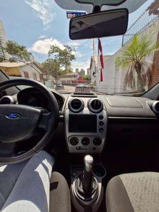 FORD-FIESTA-2010
