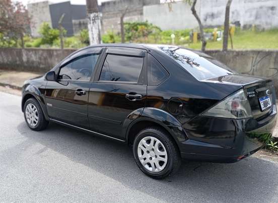 FORD-FIESTA-2012