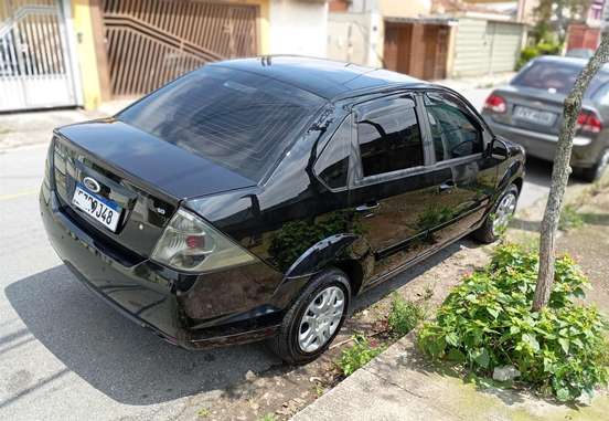 FORD-FIESTA-2012
