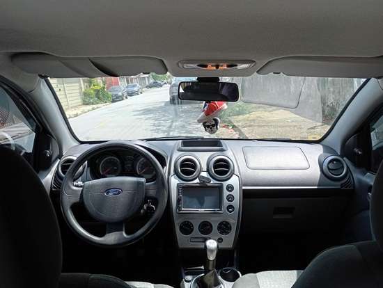 FORD-FIESTA-2012