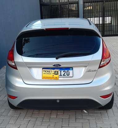 FORD-FIESTA-2015