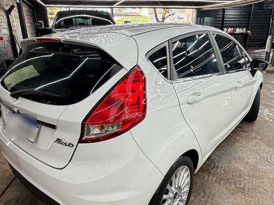 FORD-FIESTA-1.6 TITANIUM HATCH 16V FLEX 4P POWERSHIFT FORD-FIESTA-2014