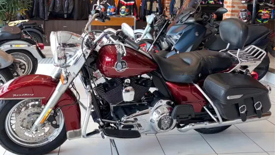 HARLEY-DAVIDSON ROAD KING CLASSIC 