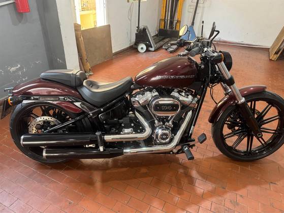 HARLEY-DAVIDSON SOFTAIL BREAKOUT 114 