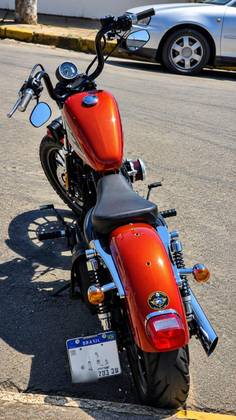 HARLEY-DAVIDSON SPORTSTER XL 883 R 