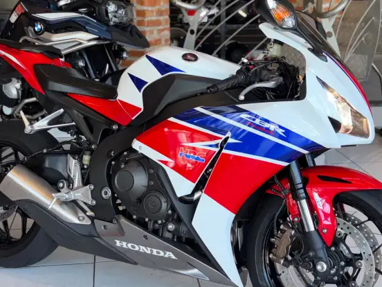 HONDA-CBR 1000RR FIREBLADE HONDA-CBR 1000RR FIREBLADE-2015