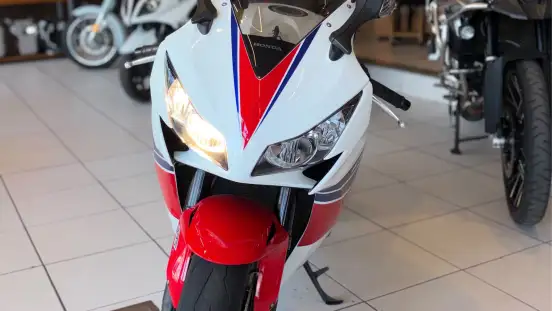 HONDA-CBR 1000RR FIREBLADE-2015