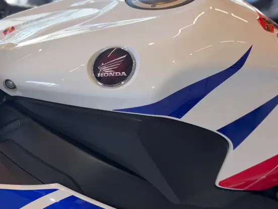 HONDA-CBR 1000RR FIREBLADE HONDA-CBR 1000RR FIREBLADE-2015