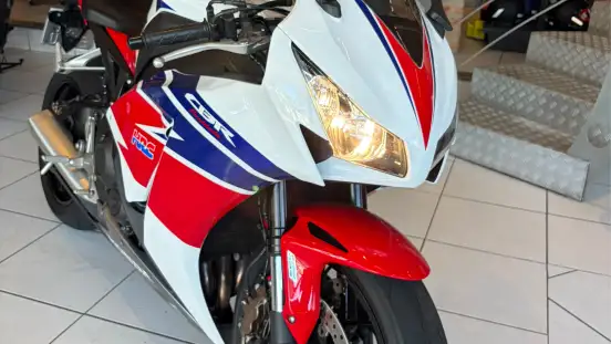 HONDA-CBR 1000RR FIREBLADE-2015
