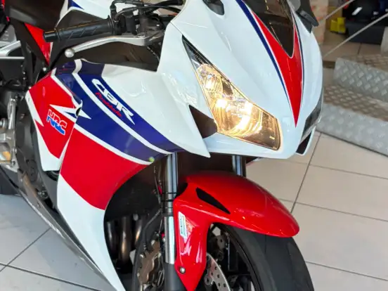 HONDA-CBR 1000RR FIREBLADE HONDA-CBR 1000RR FIREBLADE-2015