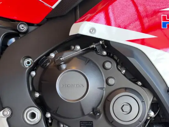HONDA-CBR 1000RR FIREBLADE HONDA-CBR 1000RR FIREBLADE-2015