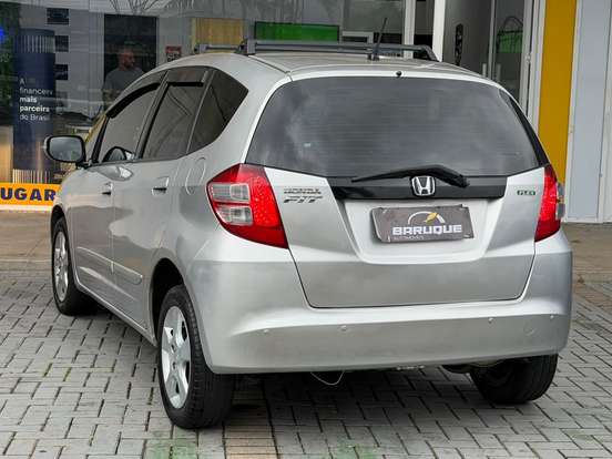 HONDA-FIT-2010