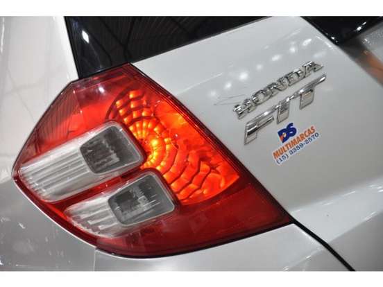 HONDA-FIT-2009