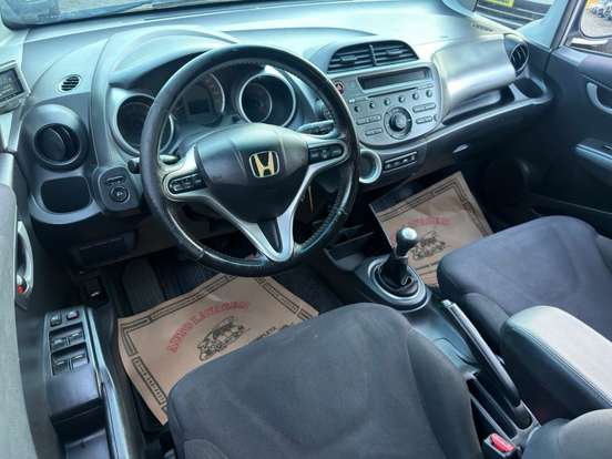 HONDA-FIT-2009