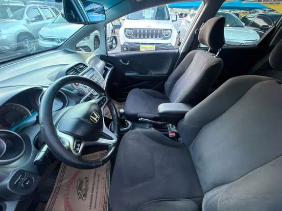 HONDA-FIT-2009