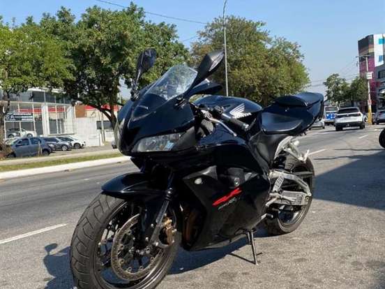HONDA-CBR 600RR HONDA-CBR 600RR-2011