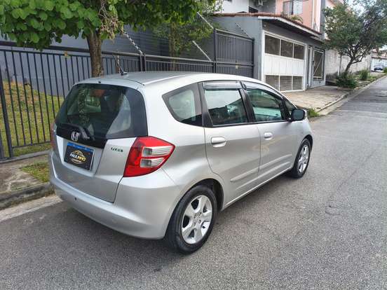 HONDA-FIT-2010